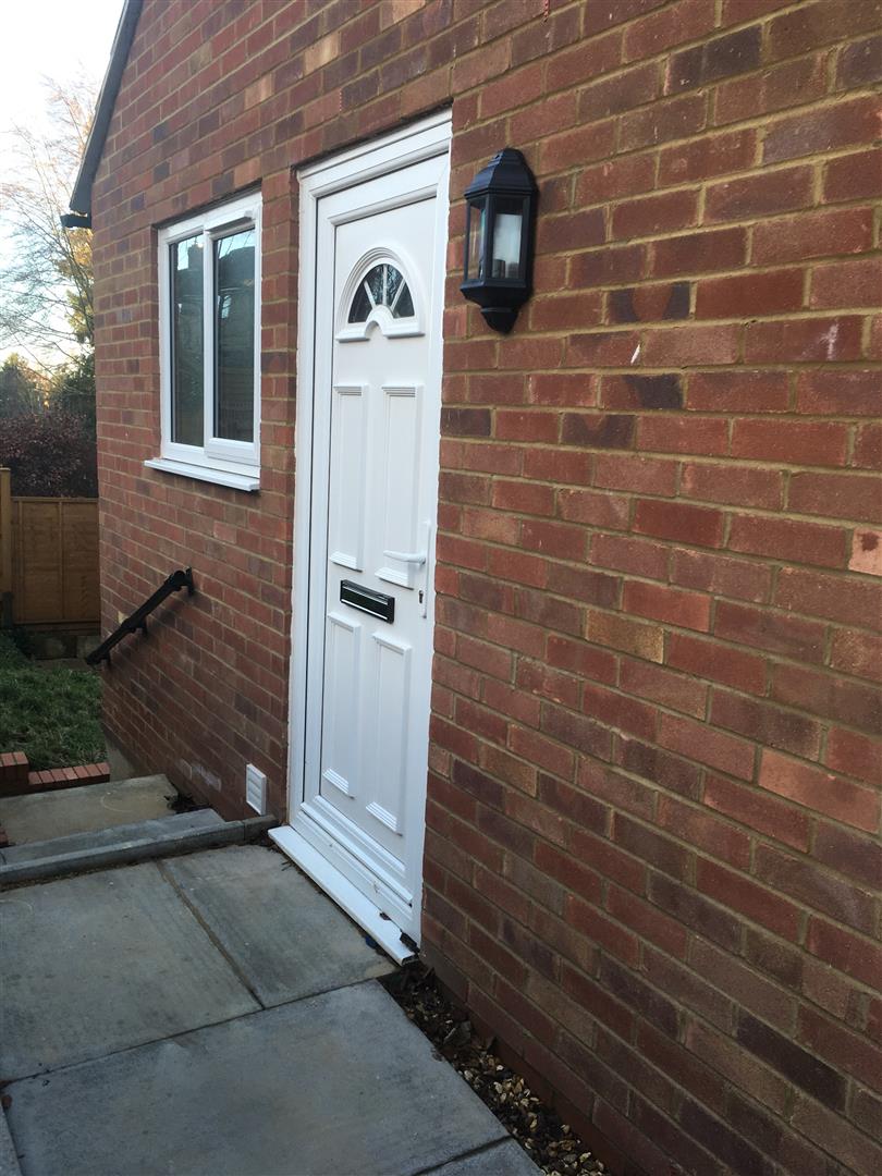 One bedroom apartment in Northampton available to let. The property has just been redecorated and benefits from UPVC double glazed windows, gas central heating and is close to the local shop. <br/><br/>The property comprises of: